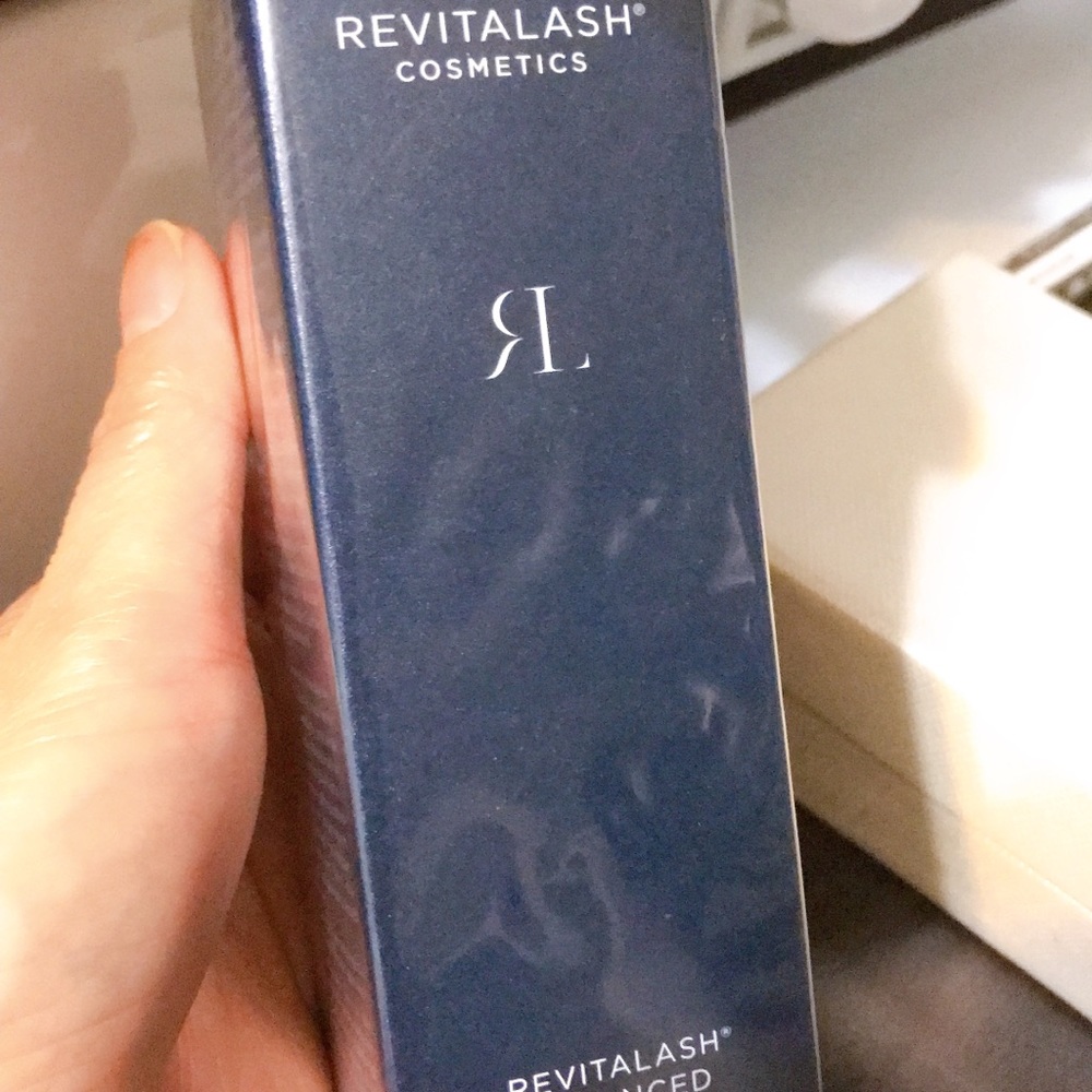 Rẻvitalash advanced eyelash conditioners